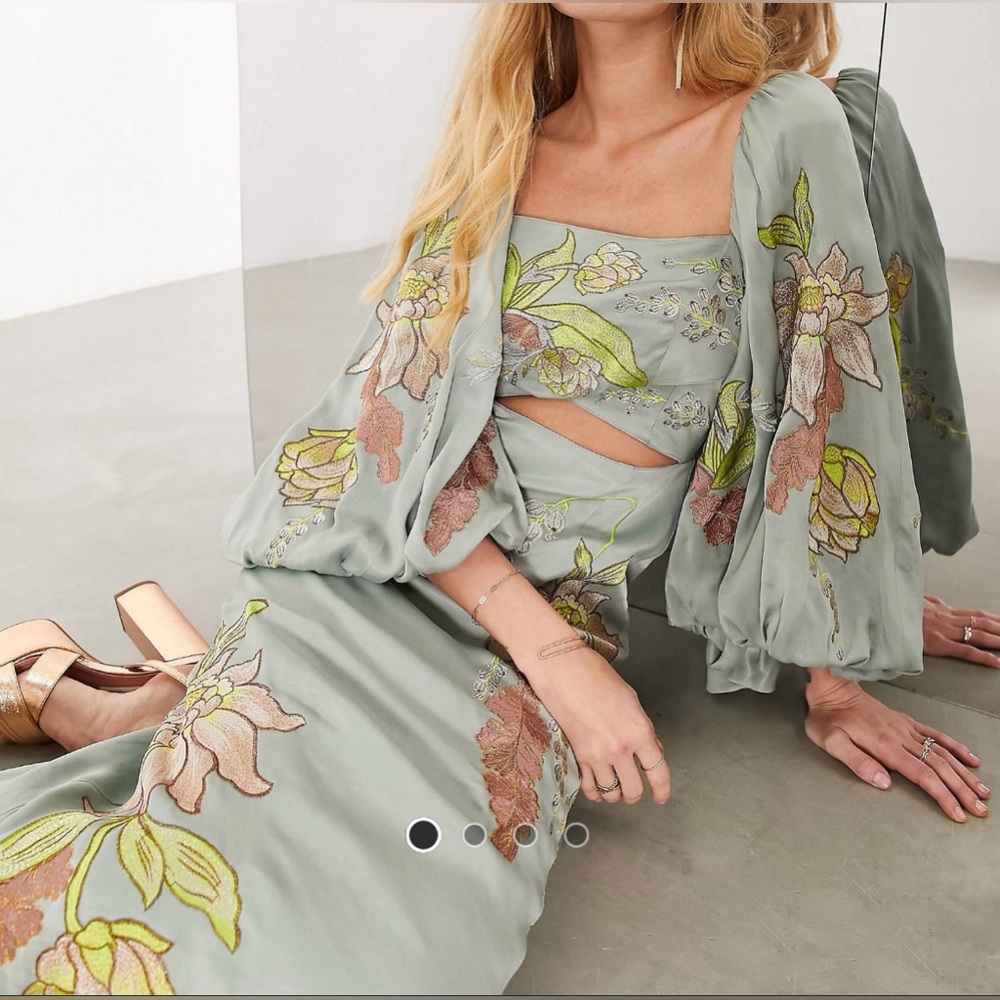 NWT sage green satin midi dress with floral embroidery 💛